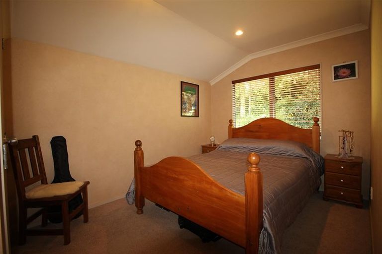 Photo of property in 44a Selwyn Road, Cockle Bay, Auckland, 2014