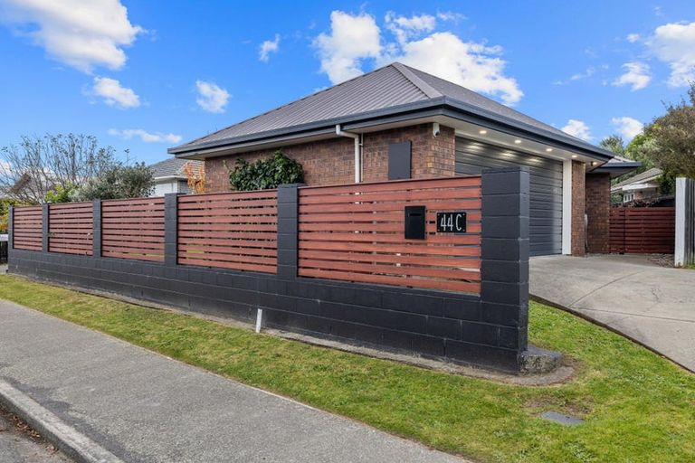 Photo of property in 2/44 Kathleen Crescent, Hornby, Christchurch, 8042