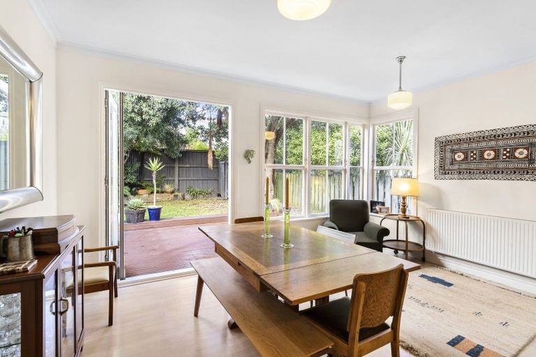 Photo of property in 100 Constable Street, Newtown, Wellington, 6021