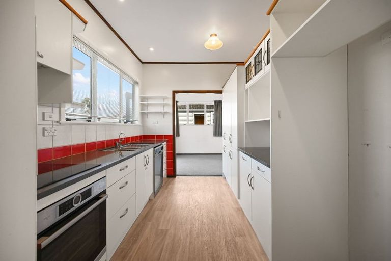 Photo of property in 12 Bains Avenue, Hamilton East, Hamilton, 3216
