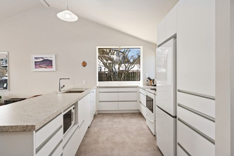 Photo of property in 72 Kinloch Road, Kinloch, Taupo, 3377