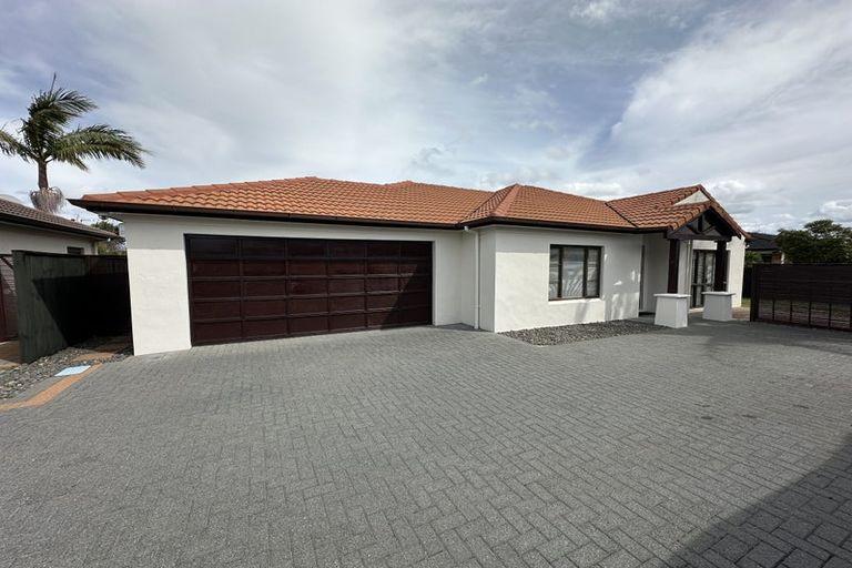 Photo of property in 27 Seneca Court, Golflands, Auckland, 2013