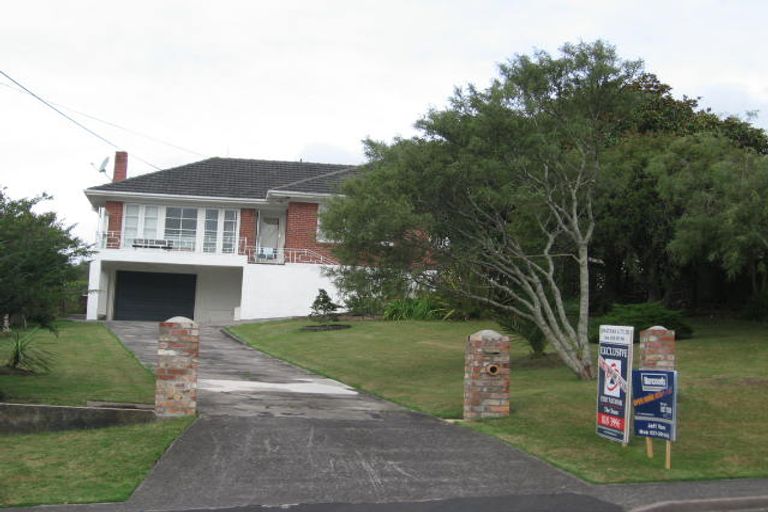 Photo of property in 132 Rosier Road, Glen Eden, Auckland, 0602