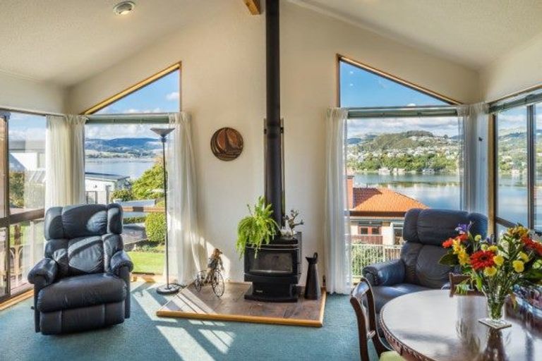 Photo of property in 40 Mana View Road, Paremata, Porirua, 5026