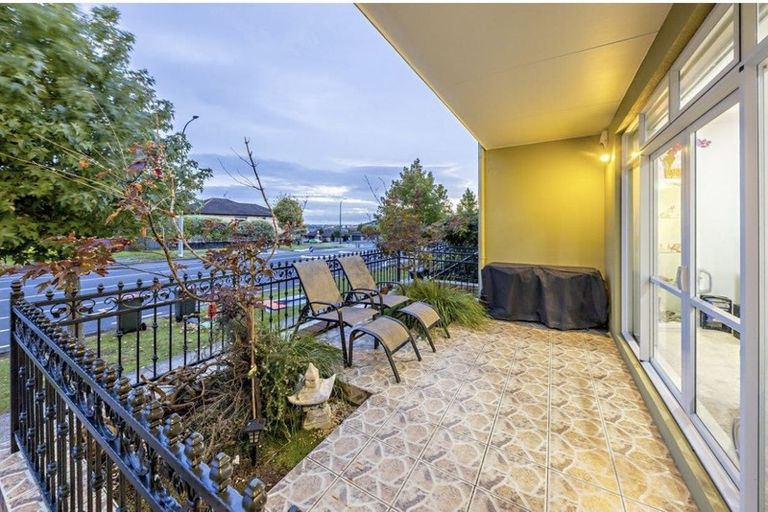 Photo of property in 8/126 Stancombe Road, Flat Bush, Auckland, 2016