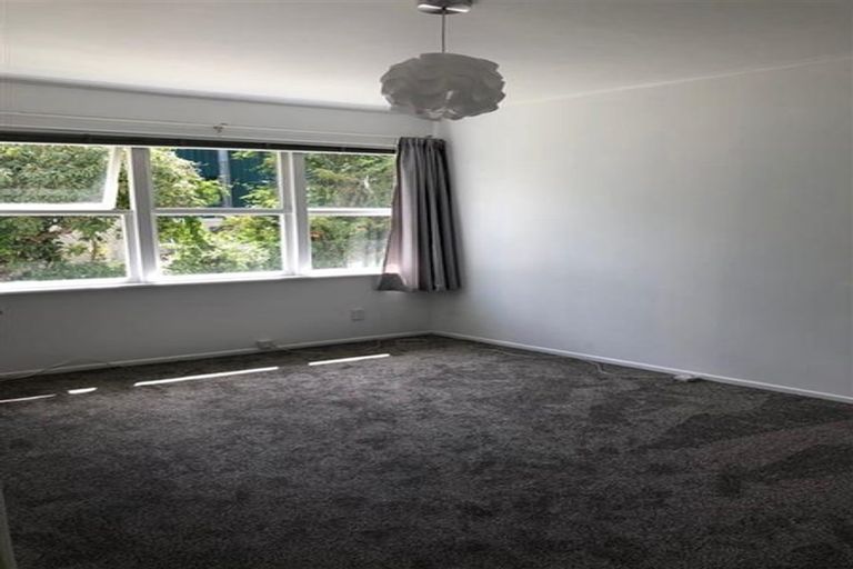 Photo of property in 44 Seymour Road, Sunnyvale, Auckland, 0612