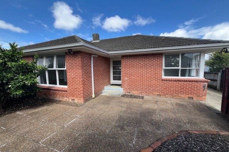 Photo of property in 3 Ware Place, Pakuranga Heights, Auckland, 2010