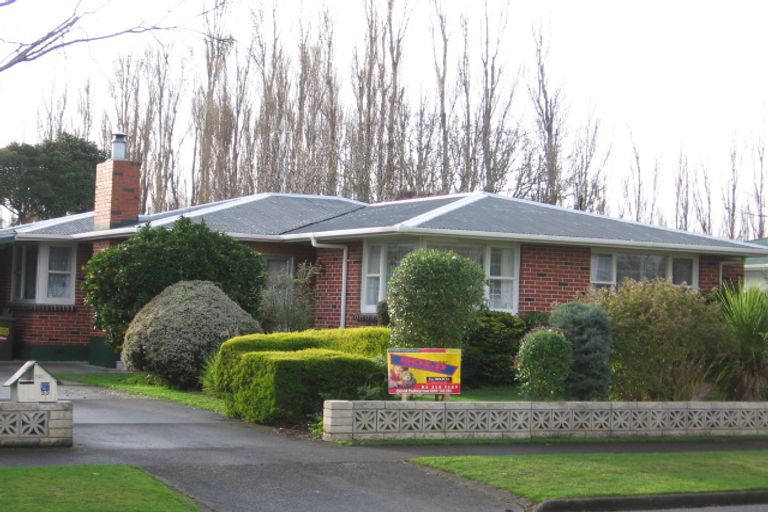 Photo of property in 39 Ruamahanga Crescent, Terrace End, Palmerston North, 4410
