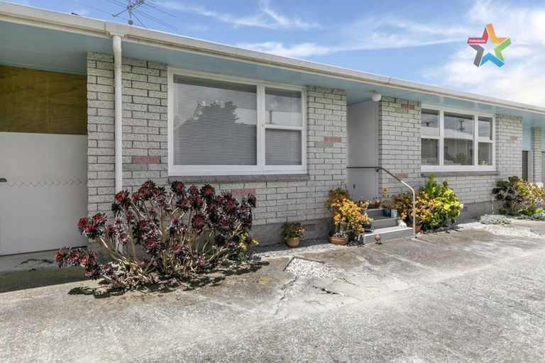 Photo of property in 2/135 Epuni Street, Epuni, Lower Hutt, 5011