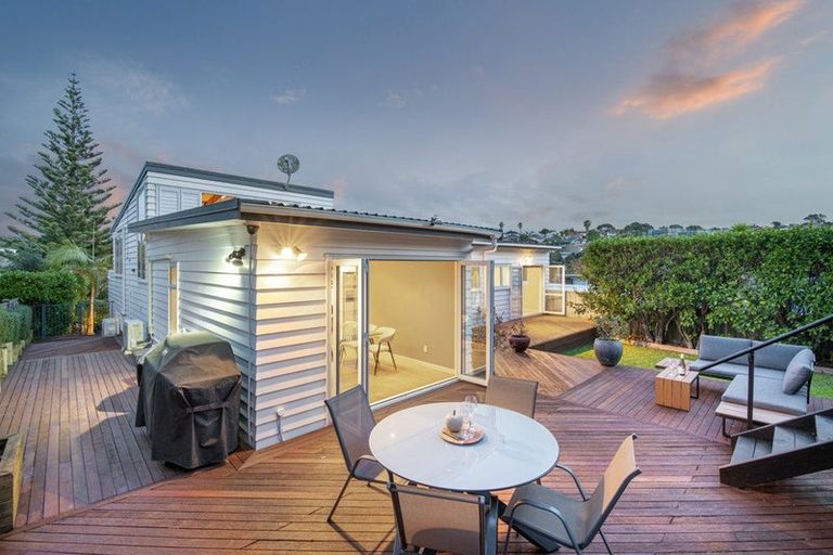 Photo of property in 21 Korotaha Terrace, Rothesay Bay, Auckland, 0630