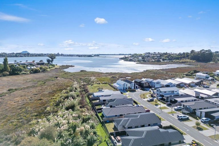 Photo of property in 11 Hinaki Street, Poike, Tauranga, 3112