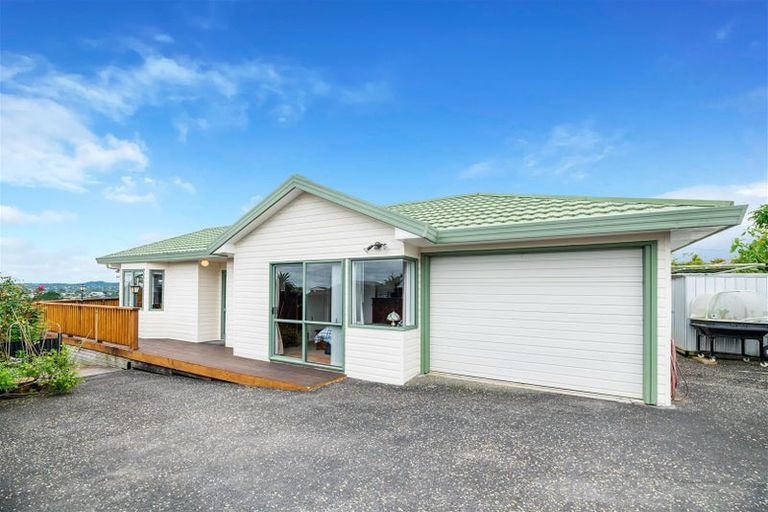 Photo of property in 1/204 Sturges Road, Henderson, Auckland, 0612