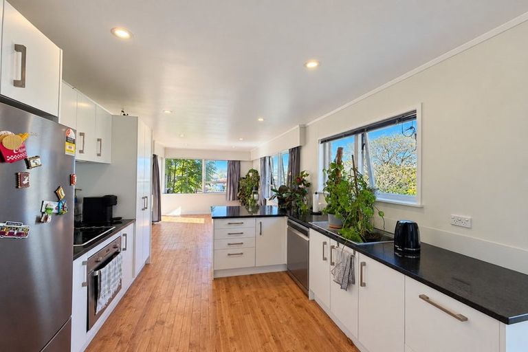 Photo of property in 23 Mirrabooka Avenue, Botany Downs, Auckland, 2010