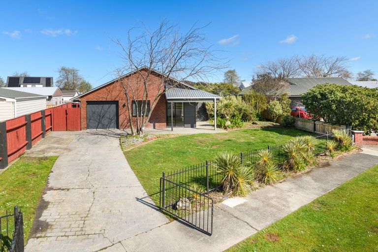 Photo of property in 20 Colonial Place, Kelvin Grove, Palmerston North, 4414