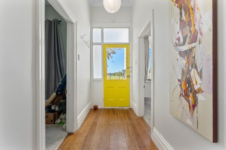 Photo of property in 15 Kelvin Street, Aramoho, Whanganui, 4500