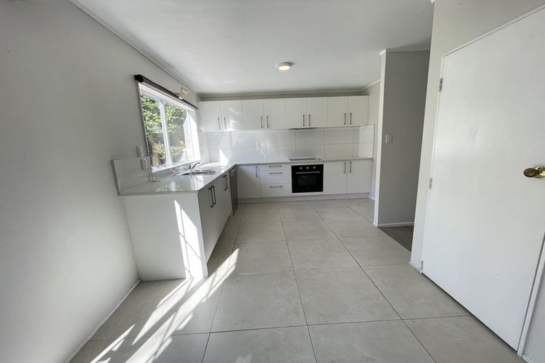 Photo of property in 2/26 Richards Avenue, Forrest Hill, Auckland, 0620