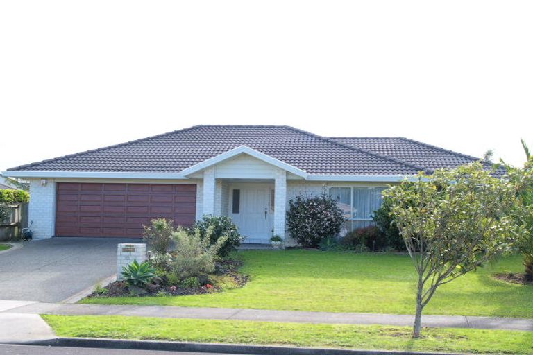 Photo of property in 15 Ambleside Drive, Northpark, Auckland, 2013