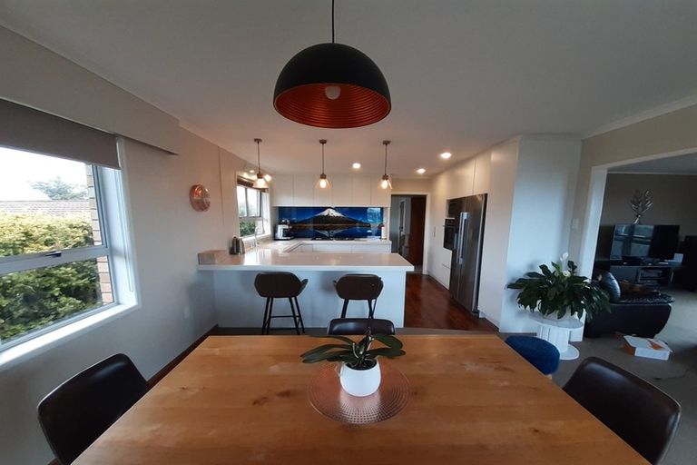 Photo of property in 44 Nevada Drive, Merrilands, New Plymouth, 4312