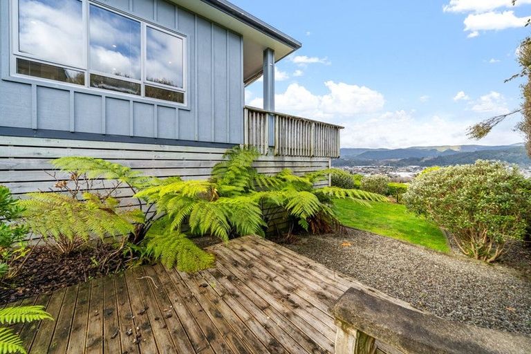 Photo of property in 13a Riverstone Drive, Riverstone Terraces, Upper Hutt, 5018