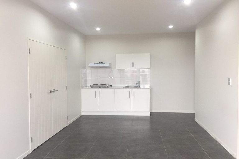 Photo of property in 18 Kira Road, Flat Bush, Auckland, 2016