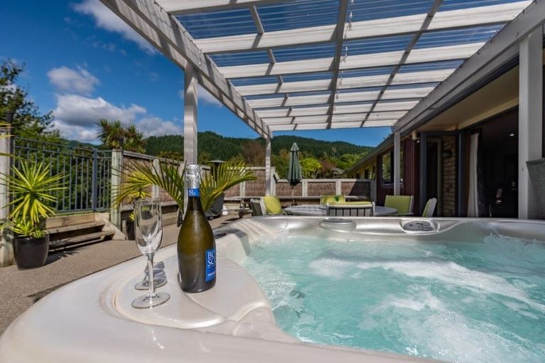 Photo of property in 62 Mahaki Road, Nikau Valley, Paraparaumu, 5032