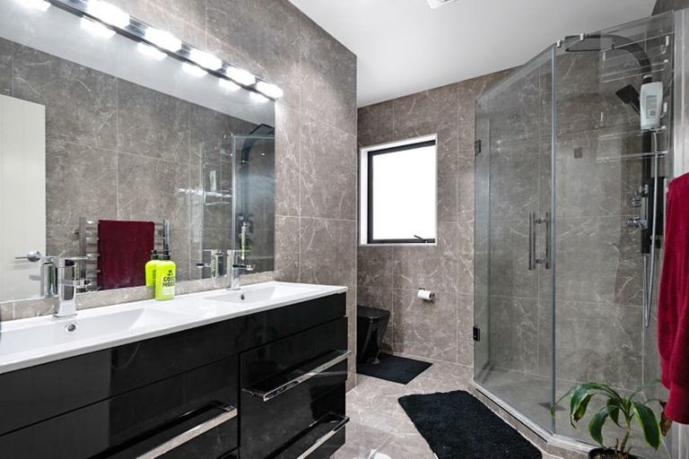 Photo of property in 31a Coniston Avenue, Te Atatu South, Auckland, 0610