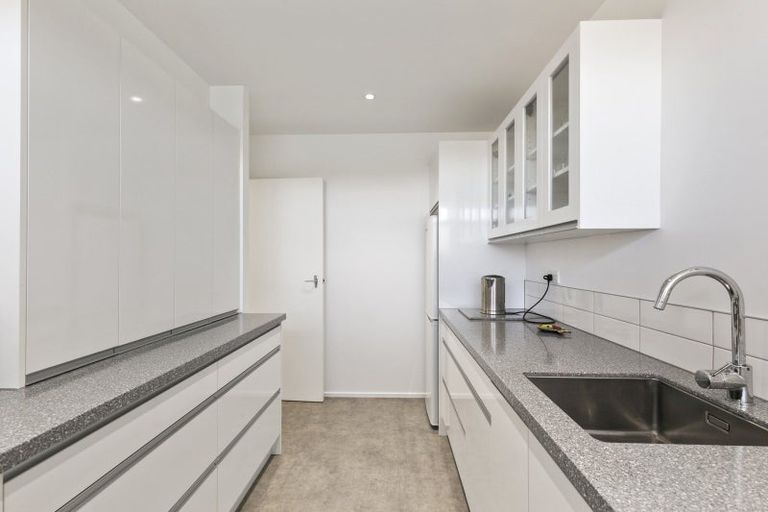 Photo of property in Gateway Apartments, 19 Maida Vale Road, Roseneath, Wellington, 6011