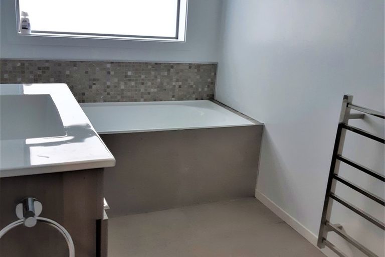 Photo of property in 1 Racecourse Avenue, Paeroa, 3600