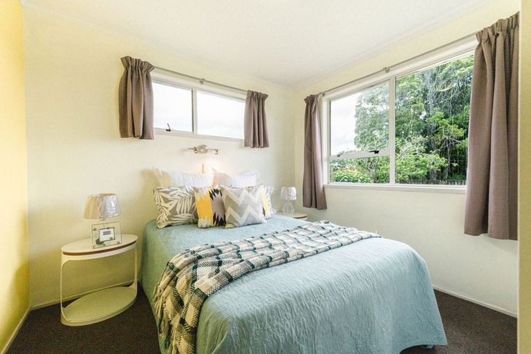 Photo of property in 62 Pukeroa Place, Papakura, 2110