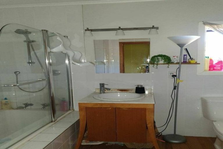 Photo of property in 1/31 Halver Road, Hillpark, Auckland, 2102