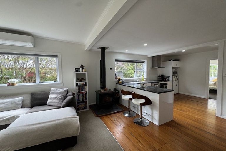 Photo of property in 98 Queens Road, Waikanae Beach, Waikanae, 5036