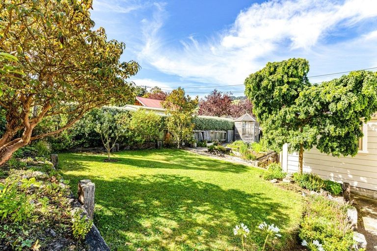 Photo of property in 14 Wharfdale Street, Macandrew Bay, Dunedin, 9014