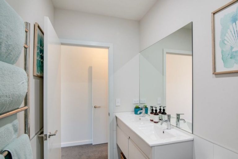 Photo of property in 10 Fife Court, Jacks Point, Queenstown, 9371