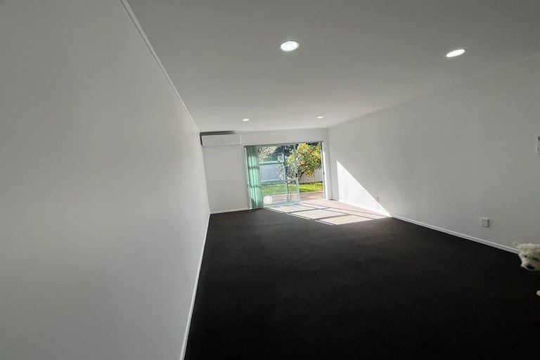 Photo of property in 2/7 Marbeth Court, Botany Downs, Auckland, 2010