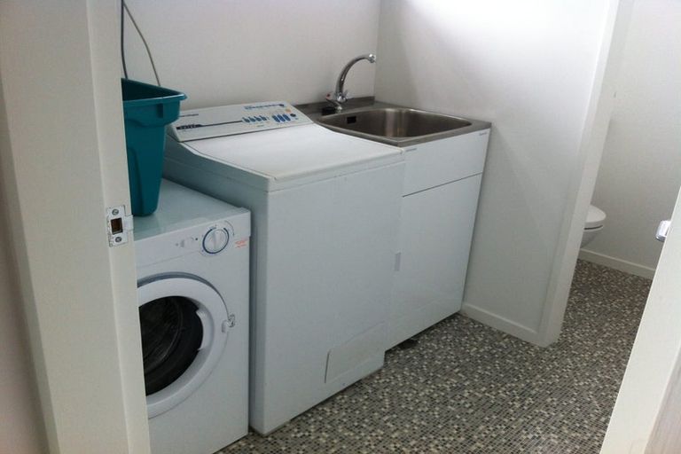 Photo of property in 2/13 Tapiri Street, Hataitai, Wellington, 6021