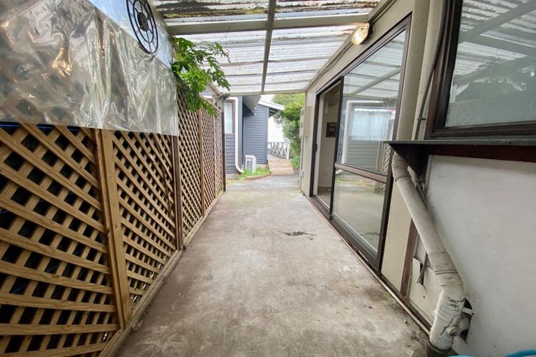 Photo of property in 2a Coniston Avenue, Te Atatu South, Auckland, 0610