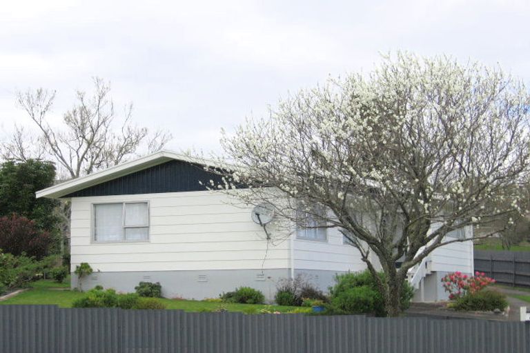 Photo of property in 84 Sherwood Street, Bellevue, Tauranga, 3110