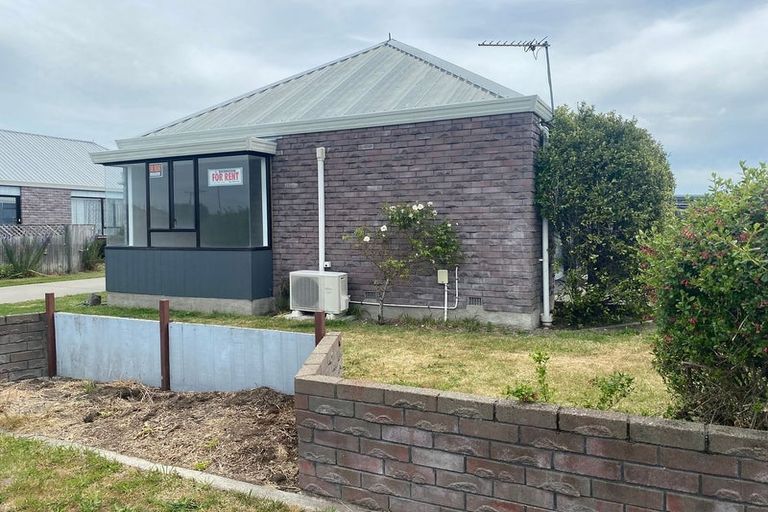Photo of property in 1/33 Mortlake Street, Islington, Christchurch, 8042