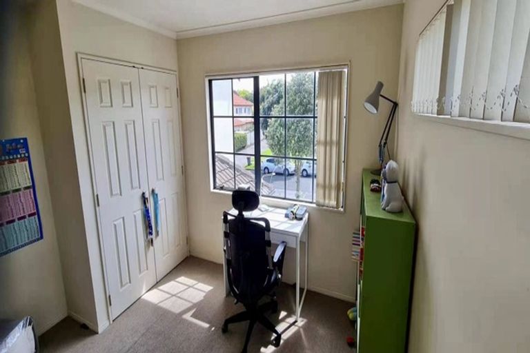 Photo of property in 30 Stellamaris Way, Northpark, Auckland, 2013