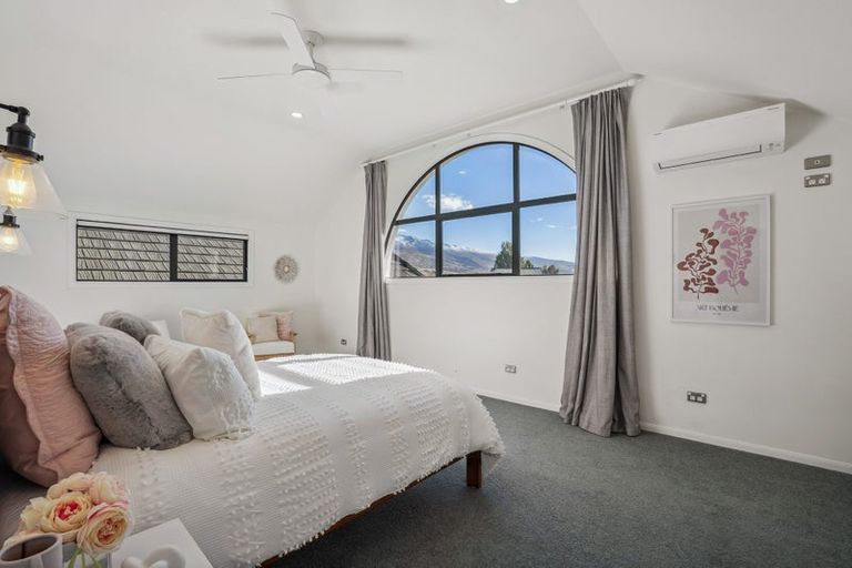 Photo of property in 32 Pisa Moorings Road, Mount Pisa, Cromwell, 9383