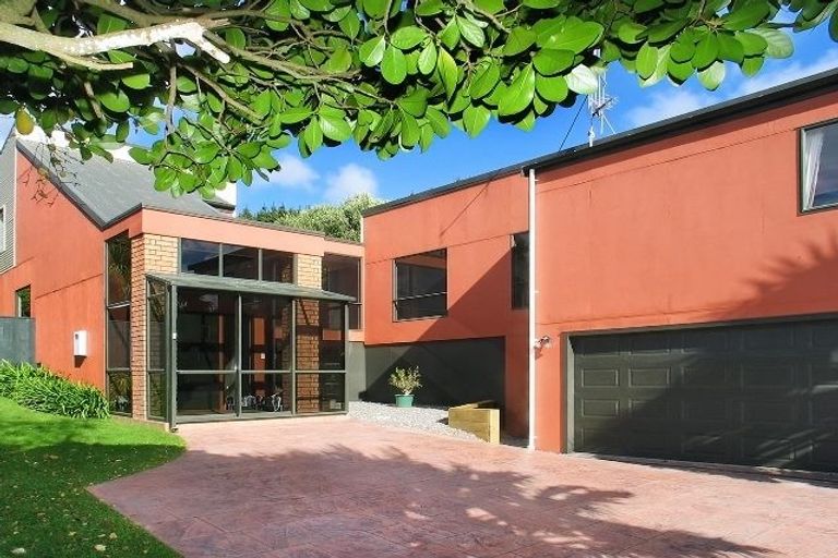 Photo of property in 51 Sunrise Boulevard, Tawa, Wellington, 5028