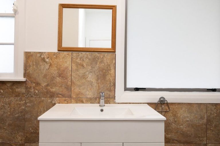 Photo of property in 16 Manuka Street, Hokowhitu, Palmerston North, 4410