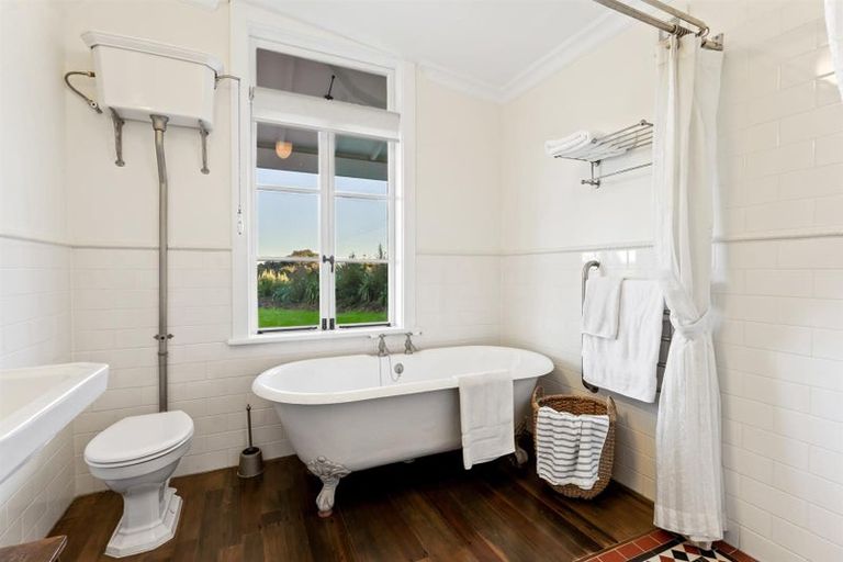 Photo of property in 203 Cape Rodney Road, Leigh, 0985