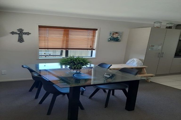 Photo of property in 10 Diamond Grove, Brown Owl, Upper Hutt, 5018