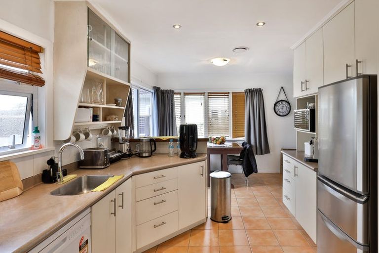 Photo of property in 45 Balmain Road, Birkenhead, Auckland, 0626