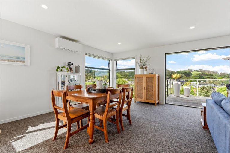 Photo of property in 4 Penney Rise, Matakana, 0985