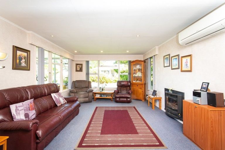 Photo of property in 11 Carl Avenue, Havelock North, 4130