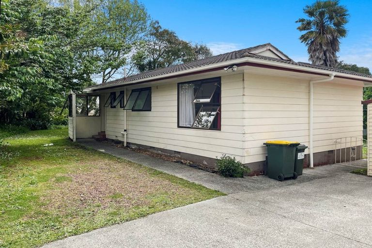 Photo of property in 96 Kayes Road, Pukekohe, 2120