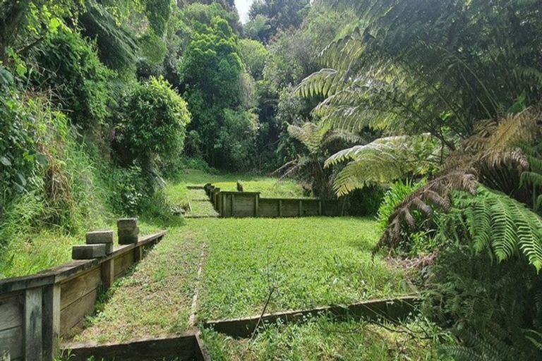 Photo of property in 39 Korau Grove, Stokes Valley, Lower Hutt, 5019