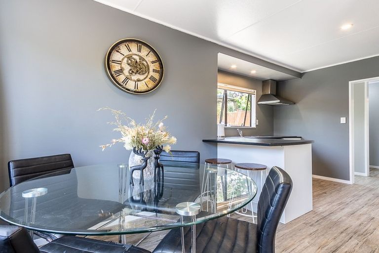 Photo of property in 23 Hookway Grove, Paraparaumu, 5032